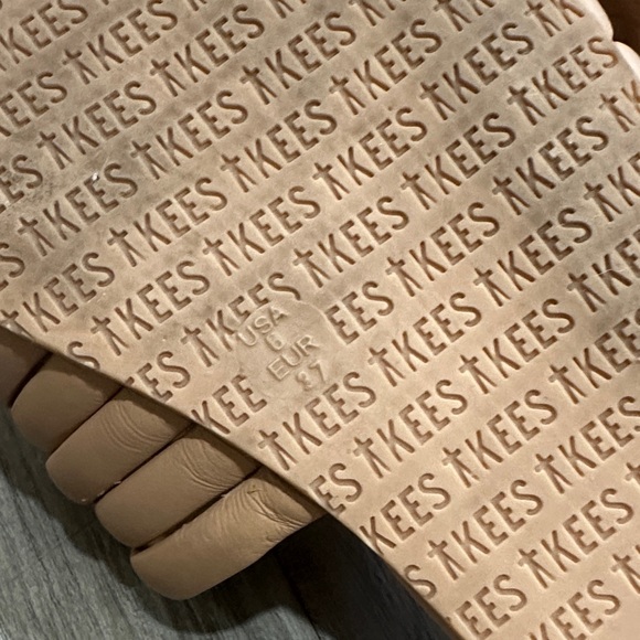 TKEES Women's Nude Caro in Pout Slide Sandals - Picture 3 of 4